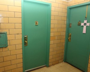 Hispana demanda Policía por desalojo erróneo