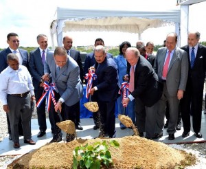 Medina deja iniciada construcción planta depurar ríos Ozama/Isabela Medina deja iniciada construcción planta depurar ríos Ozama/Isabela