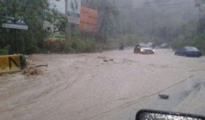 Fuertes lluvias causan estragos PR Fuertes lluvias causan estragos PR