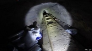 Descubren el túnel de droga más largo entre México y California
