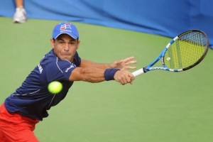 Víctor Estrella avanza en el Torneo Tenis de Niza