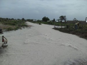 BARAHONA: Lluvias provocan desbordamientos de ríos e inundaciones