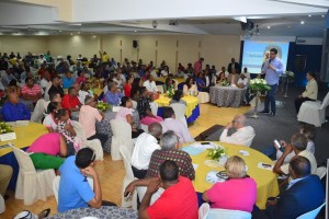 Collado promete rescatar servicios y ordenar ciudad de Santo Domingo