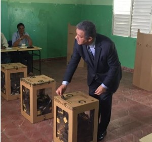 Leonel: «se consolida democracia RD; votaciones han sido masivas» Leonel: «se consolida democracia RD; votaciones han sido masivas»