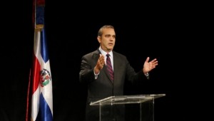 Luis Abinader promete dignificar a la mujer si gana elecciones Luis Abinader promete dignificar a la mujer si gana elecciones