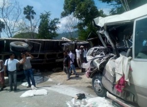 Dieciocho heridos en accidente autopista Santiago-Navarrete