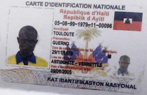Buscan atrapar haitiano mató madre funcionario