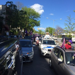 La caravana del PLD recorrió unas 14 millas en El Bronx, al grito de "Danilo es el que va".