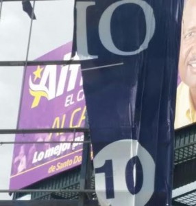 Diputado Castillo denuncia quitan su propaganda y dejan del PLD Diputado Castillo denuncia quitan su propaganda y dejan del PLD