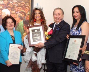 Clarissa Molina ovacionada en consulado NY, va al Soberano