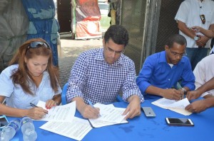 David Collado promete regular venta de negocios informales