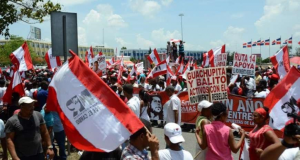 Exigen Juan Hubieres pague dieta prometió para protestas en JCE