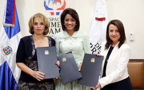 Primera Dama firma acuerdo cuidado neonatal con  Costa Rica