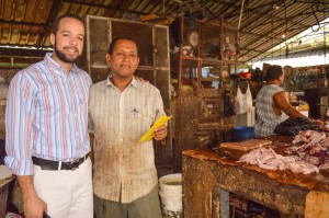 Candidato PQDC denuncia abandono mercados del DN