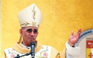 SANTIAGO: Arzobispo pide respetar voluntad popular