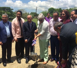 SFM: Gobierno inicia construcción de hospital infantil