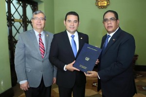 Guatemala da plazo a dominicanos para que regularicen sus estatus