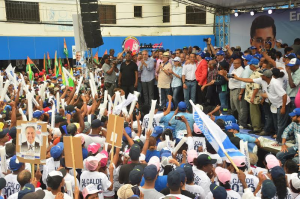 David Collado cierra campaña  junto a Hipólito y Carolina Mejía