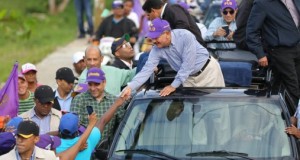 Presidente-candidato Medina encabeza caravana en Nagua Presidente-candidato Medina encabeza caravana en Nagua