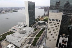 Intruso trepa muro Naciones Unidas y «desaparece» Intruso trepa muro Naciones Unidas y «desaparece»