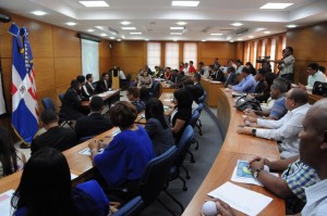 Embajada EE.UU. y Cancillería orientan periodistas sobre visados