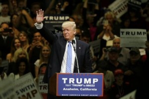 NUEVO MEXICO: Violentas protestas en acto de Trump NUEVO MEXICO: Violentas protestas en acto de Trump