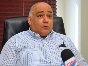 SANTIAGO: Candidato Senador reclama conteo manual votos