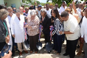 LAS TERRENAS: Inician construcción nuevo hospital