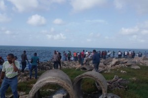 Mueren ahogados mujer  se lanzó al mar y esposo trató de salvarla