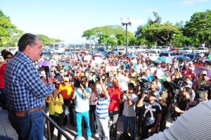 Amarante hablando en acto