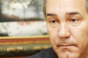 OPINION. Otra encuesta da favorito a Luis Abinader OPINION. Otra encuesta da favorito a Luis Abinader