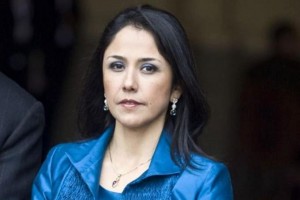 PERU: Juez prohíbe salir del país a la primera dama