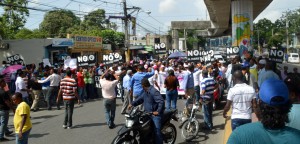 Seguidores alcalde Francisco Fernández marcharon este lunes
