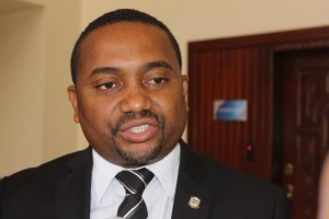 René Polanco denuncia ayuntamiento SDN entrega terrenos de forma irregular