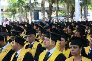 UAPA gradúa 813 profesionales con educación a distancia