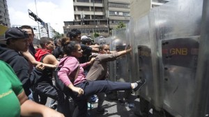 VENEZUELA: Hay violentas protestas por falta alimentos
