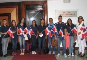 Cónsul reconocerá estudiantes meritorios de RD en NY Cónsul reconocerá estudiantes meritorios de RD en NY