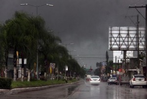 Onda tropical y vaguada provocarán aguaceros y tormentas eléctricas