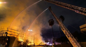 LOS ANGELES: Mueren cinco personas en un incendio