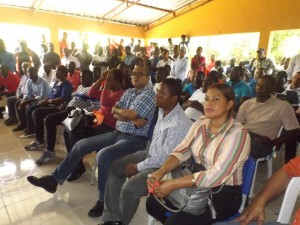 NEIBA: Funcionarios visitan asociaciones de productores