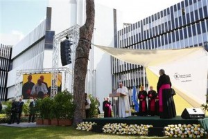 El Papa: «Paradoja» hay más acceso a las armas que a los alimentos