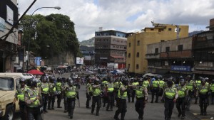 VENEZUELA: Tres muertos durante protestas y saqueos VENEZUELA: Tres muertos durante protestas y saqueos