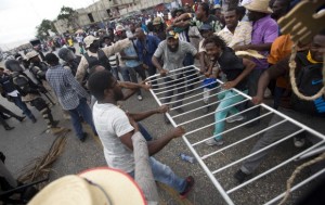 Estados Unidos condena actos violentos en Haití