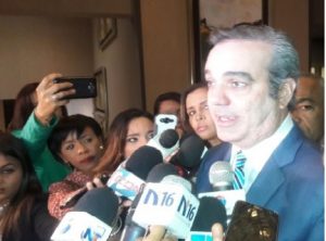 Presidente confirmó presencia de aviones militares de EEUU