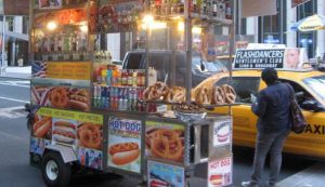 Dominicanos podrían beneficiarse con permisos vender en calles