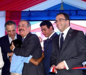 Danilo Medina inaugura escuela en Alma Rosa, Santo Domingo Este