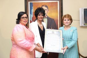 Cámara de Diputados rinde homenaje pintora Elsa Núñez