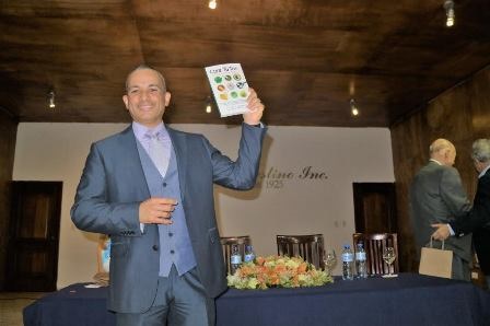 Gustavo Ferrer presenta libro imagen