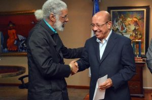 Montás y Hubieres acordaron diálogo para reorganizar transporte