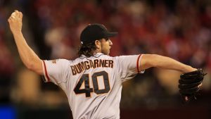 Bumgarner y Gillaspie guían Gigantes a playoffs Bumgarner y Gillaspie guían Gigantes a playoffs